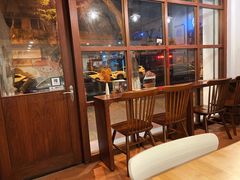 -C.Y Cafe