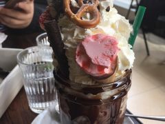 爆炸巧克力-MIKAKU(万达广场上海宝山店)