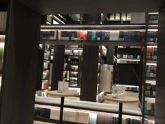 -钟书阁(群光广场店)