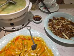 -荷花亭·湖北融合菜(中商广场店)