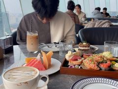 -Hi City·城市之巅