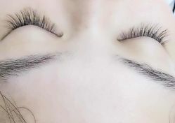 米卡美甲沙龙-EMILY艾枚莉美甲美睫·美颜·现磨咖啡