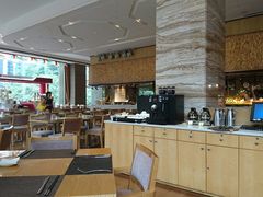 大堂-威珀斯酒店·珀萃美食餐厅 | 海鲜刺身·现烤生蚝·特色烤肉
