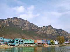 -百里峡七彩艺术小镇