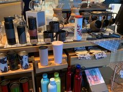 -星巴克臻选(上海合生汇1F店)