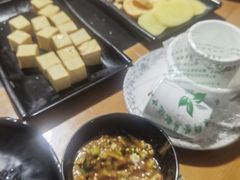 -果松木炭酸菜铜火锅·外婆参鸡汤