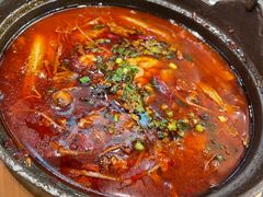 -何妹湿辣牛肉·粤式烧烤砂煲(桂雅路店)