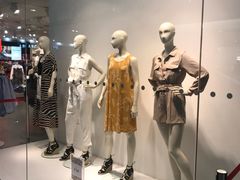 -H&M(鹏欣水游城店)
