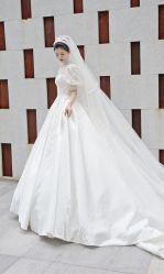 -派丽莫Pellimo原创设计婚纱品牌