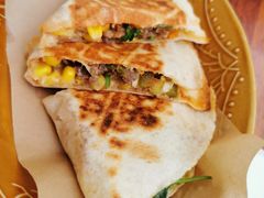 墨西哥烤牛肉芝士夹饼-玛格萝妮比萨屋(四平店)