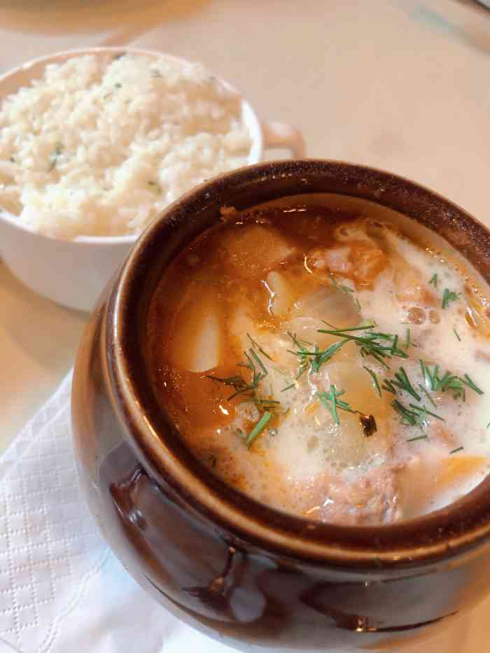 老井俄式餐厅-"[薄荷]环境:位于东直门附近,位置不算.