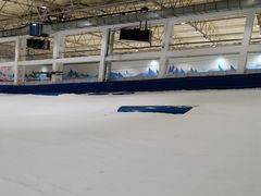 -乔波室内滑雪场