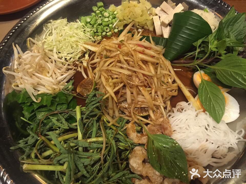 C 大超市跟對面的Central