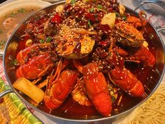 -肥肥虾庄·金牌油焖大虾(汉街SKP店)