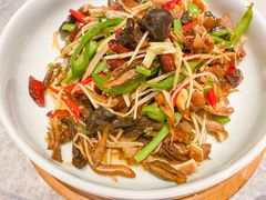 小炒鹅肉牛肝菌-酝· 大师滇菜(公园1903店)