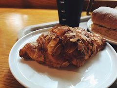 杏仁羊角-81BAKERY(大学路店)