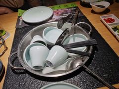 -洪氏嗨捞·广东猪肚鸡·椰子鸡火锅(西咸万象城店)