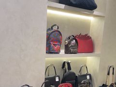 -六六奢品·vintage中古·回收二手奢侈品包包手表首饰(环球港店)