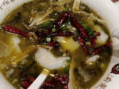 -渝是乎酸菜鱼(龙旗购物中心店)