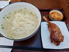 -百年老字号·观振兴蟹黄面·三虾面·苏式面(观前街富仁坊巷店)