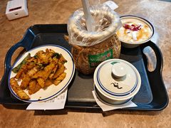 -云阿蛮云南生烫牛肉米线(奉贤路店)