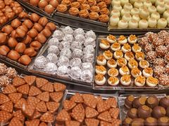 -Laderach 莱德拉(上海环贸iapm店)