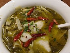 -渝是乎酸菜鱼(龙旗购物中心店)