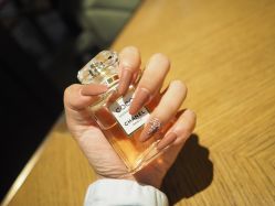 -千色美甲美睫生活美容馆