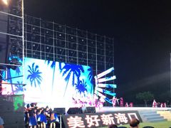 -万绿园