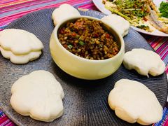 -香巴拉云南餐厅(华莱坞店)