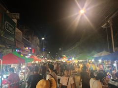 -周日夜市
