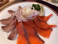 熏鱼拼盘-老井俄式餐厅