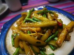 -香巴拉云南餐厅(华莱坞店)