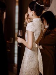 -不晚国际婚纱礼服