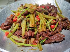 小炒黄牛肉-额娘·春饼烤鸭(怀特店)