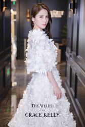 点击看大图 -GRACE KELLY婚纱与礼服(北京店)