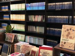 -钟书阁(松江泰晤士小镇店)