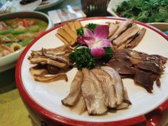 -万重锦·人文川菜馆(骡马市店)