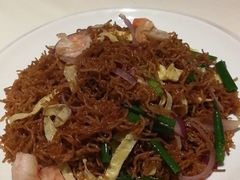 虾仁炒广东米粉-八府香鸭·啫啫煲(华山路店)