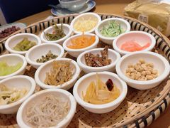 -包整·丝娃娃(一览甲秀楼风景店)