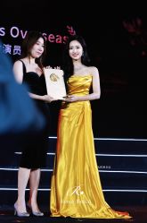 点击看大图 -Renee芮亦婚纱