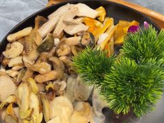 -一朵菌·野生菌探索家火锅(南亚店)