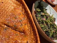 -帅巴人舅母子腊蹄民俗村