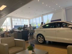 -上海冠松华奥奥迪4S店(张江店)