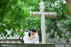 -现代经典婚纱摄影