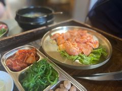 -围炉肉舍•炭烤活鳗•丹东海鲜烤肉(步行街店)