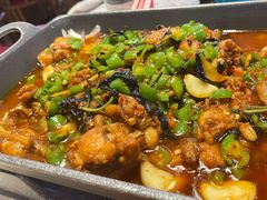 青椒紫苏牛蛙锅-味上湘菜馆(阿波罗店)