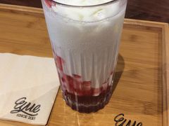 草莓牛奶-UMe·玖觅(曲江店)