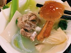 -绿色墨脱石锅城