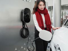 -广州鸿粤星辉奔驰4S店(钟村店)